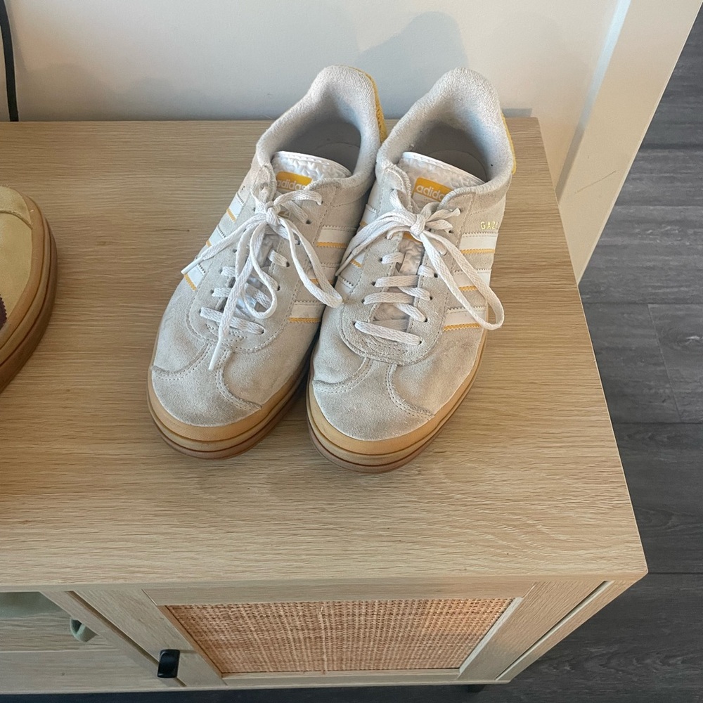Women’s adidas gazelle